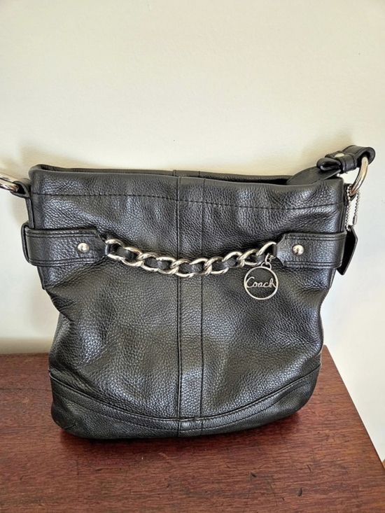 Coach Handbags - Coach Signature Chain Hobo Black Chain Shoulder Bag